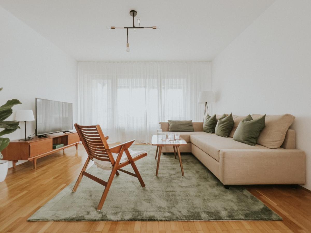 Home In Блед Екстериор снимка